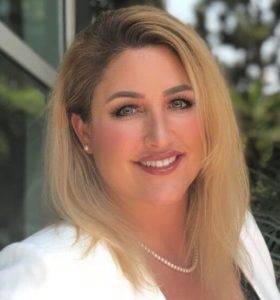 Dawna headshot