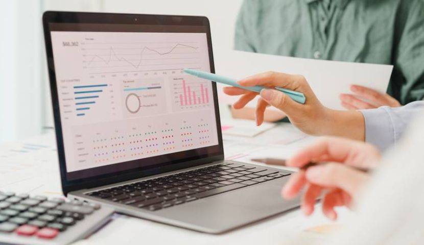 How to Assess and Improve ROI After an ERP Implementation 8 How to Assess and Improve ROI After an ERP Implementation
